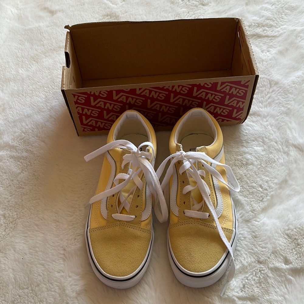 NWT Vans sneakers in pastel yellow